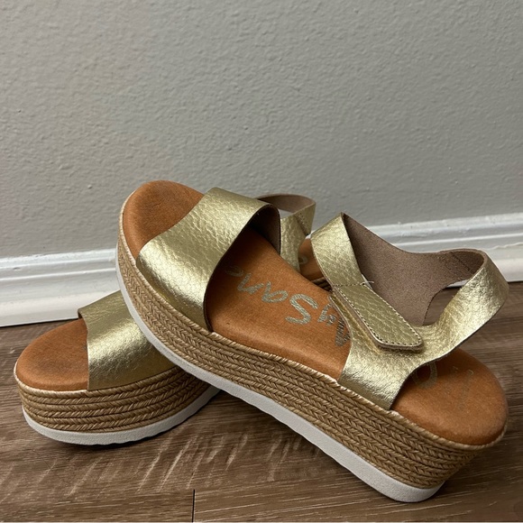 Platform Sandals - Picture 2 of 4